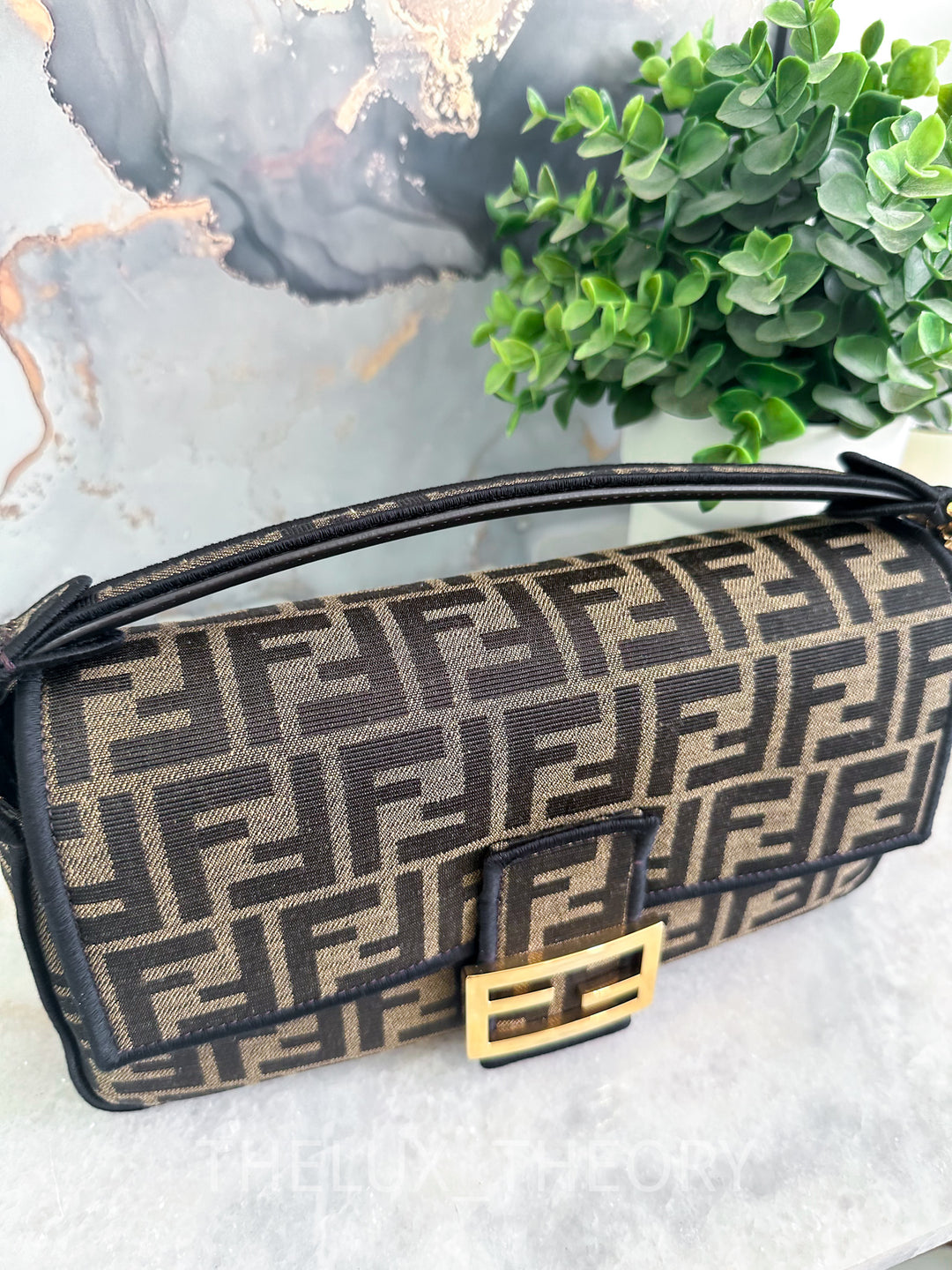 FENDI FF MEDIUM BAGUETTE