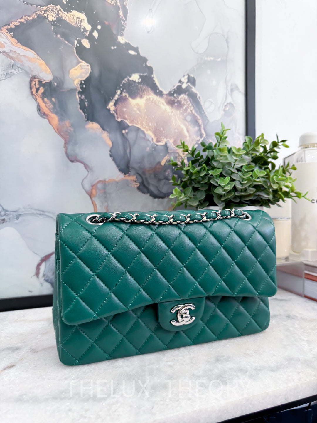 DARK GREEN MEDIUM CLASSIC DOUBLE FLAP LAMBSKIN SILVER HARDWARE (25 SERIES)