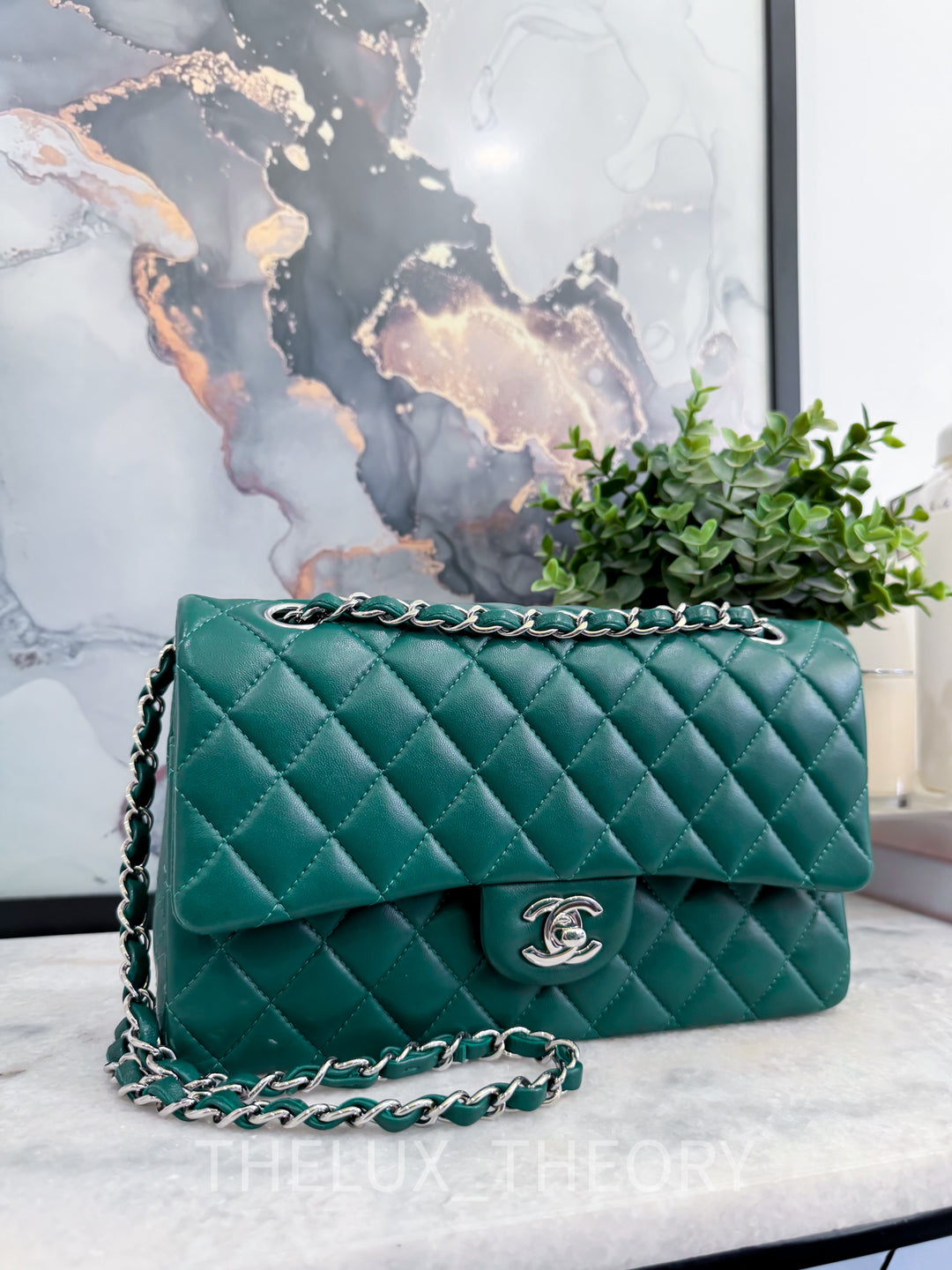 DARK GREEN MEDIUM CLASSIC DOUBLE FLAP LAMBSKIN SILVER HARDWARE (25 SERIES)