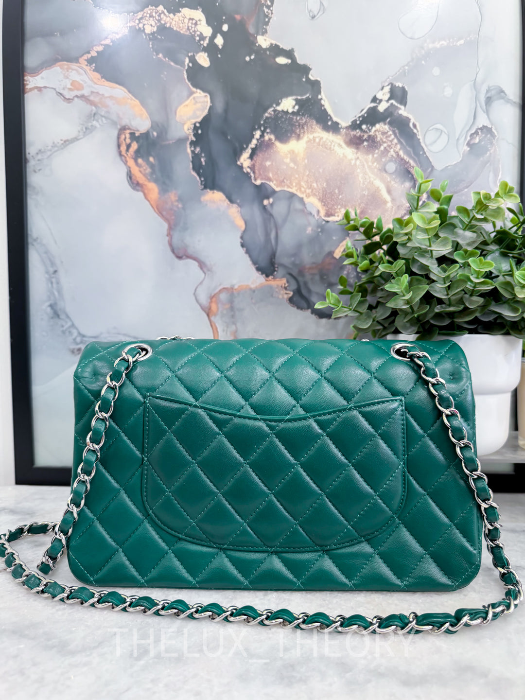 DARK GREEN MEDIUM CLASSIC DOUBLE FLAP LAMBSKIN SILVER HARDWARE (25 SERIES)