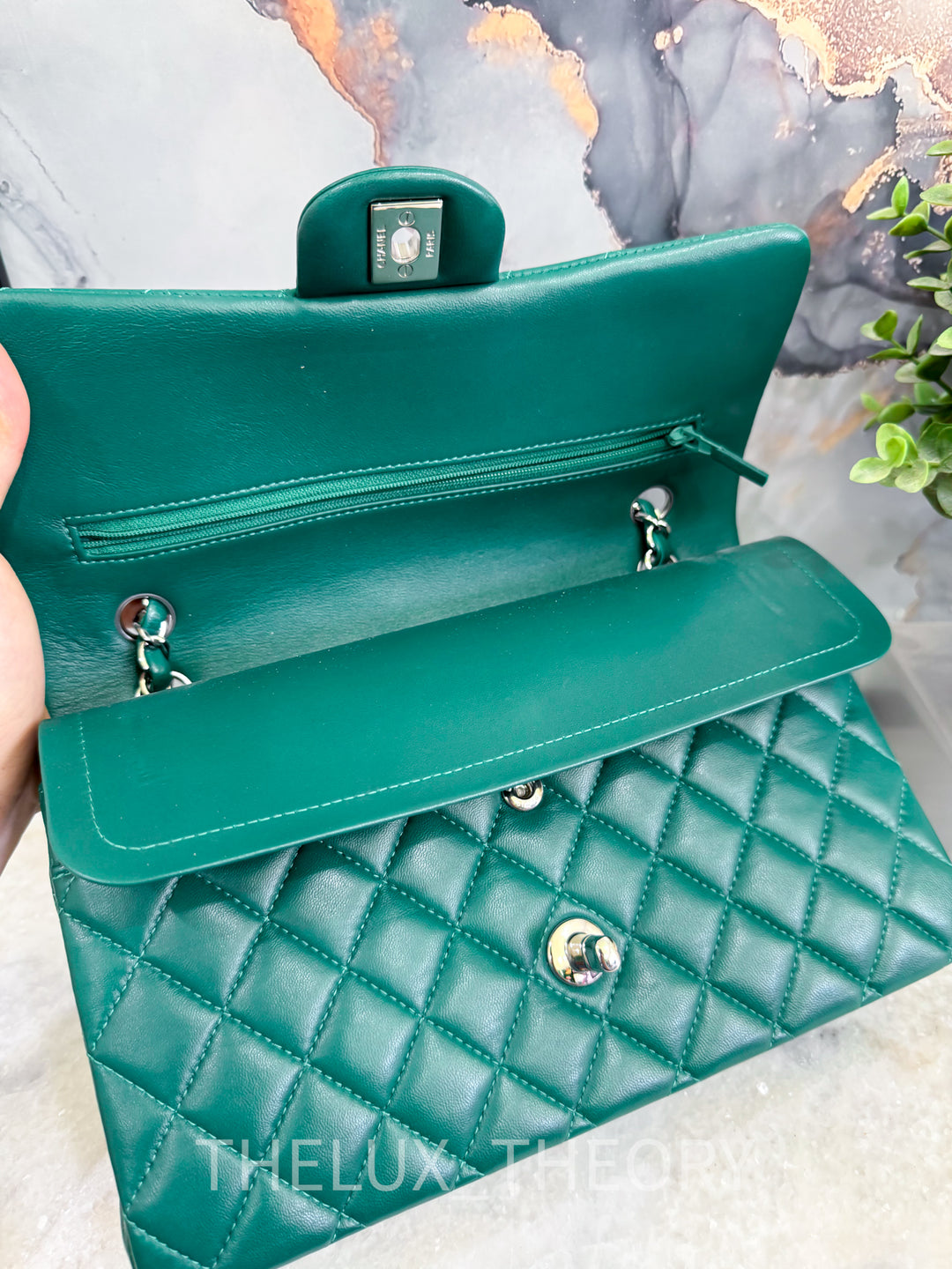 DARK GREEN MEDIUM CLASSIC DOUBLE FLAP LAMBSKIN SILVER HARDWARE (25 SERIES)