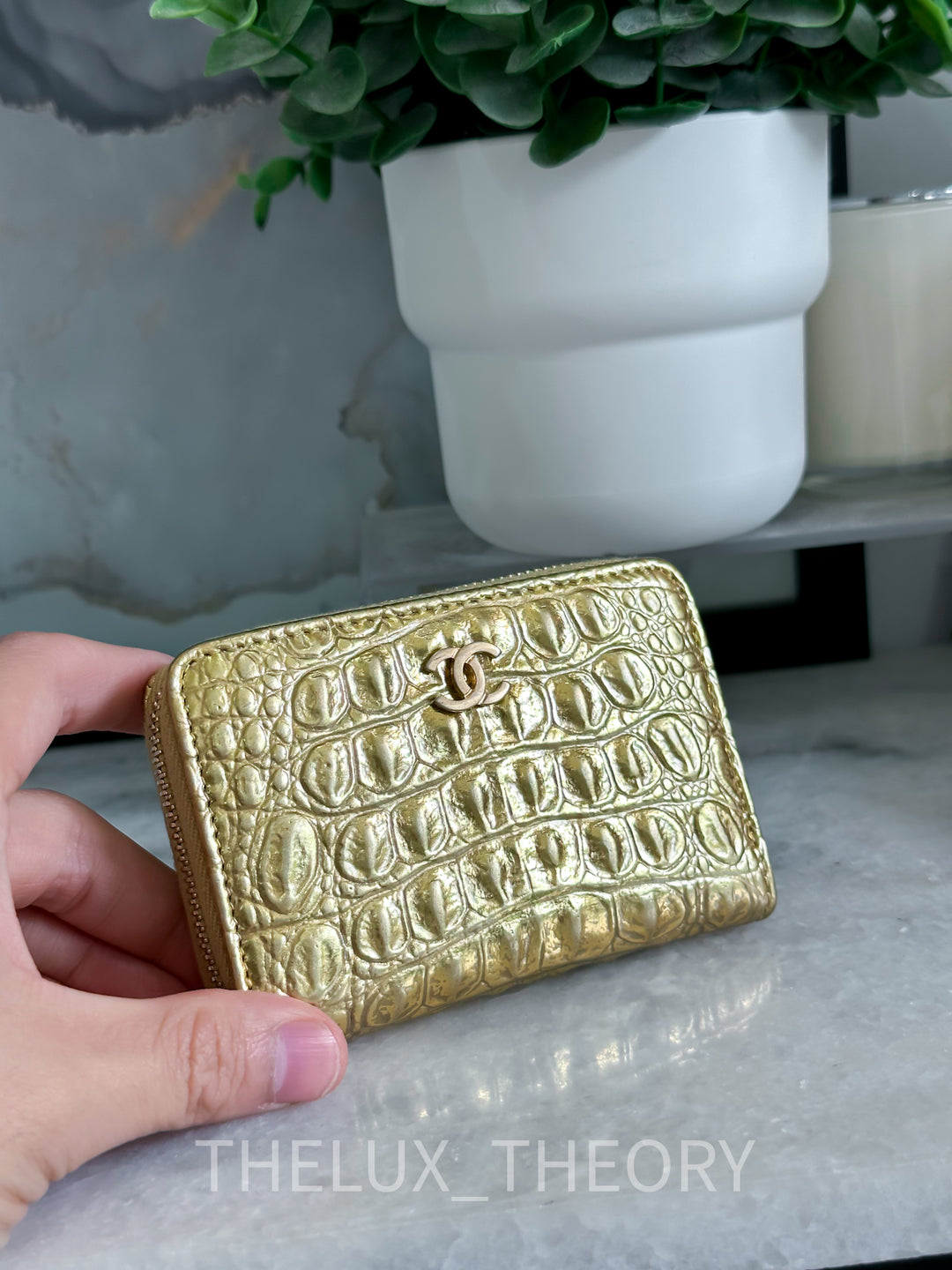 19A GOLD CROCO EMBOSSED ZIPPED COIN PURSE